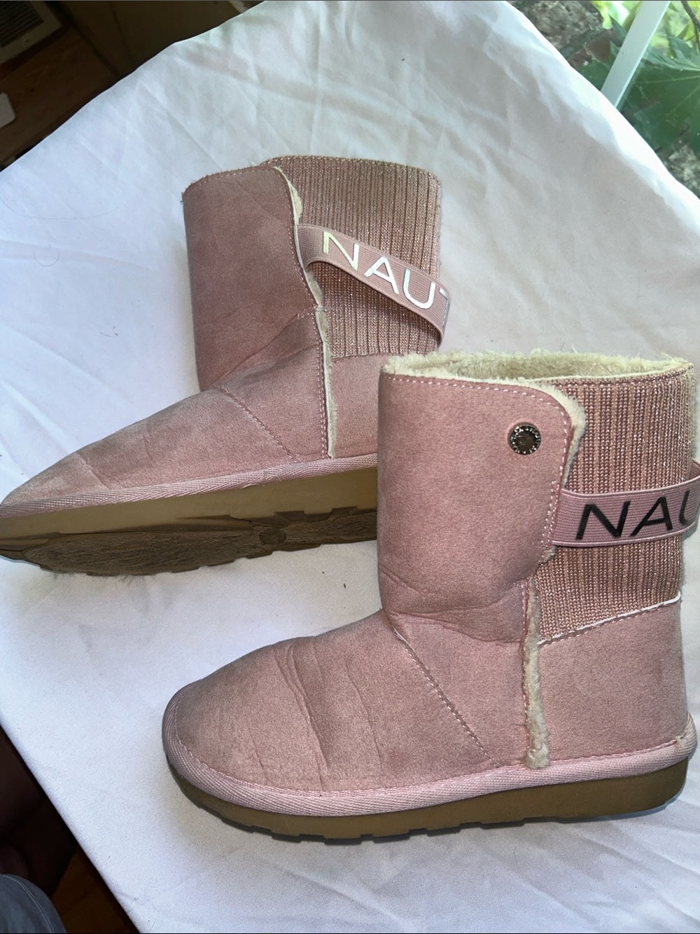 Nautica Blush Pink Suede Shearling Boots with Knit Cuff girls size 2